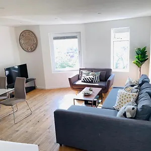 City Centre Entire House With Parking Holiday home Exeter