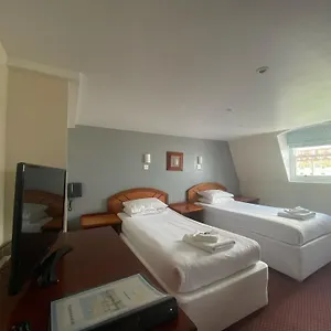 The 2* Hove